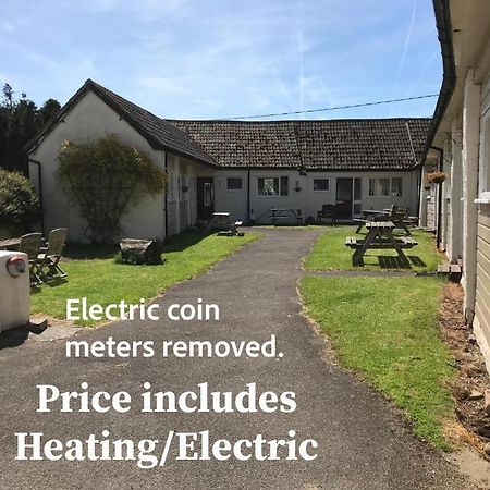 Court Farm Holiday Bungalows Ltd Уотчет Экстерьер фото